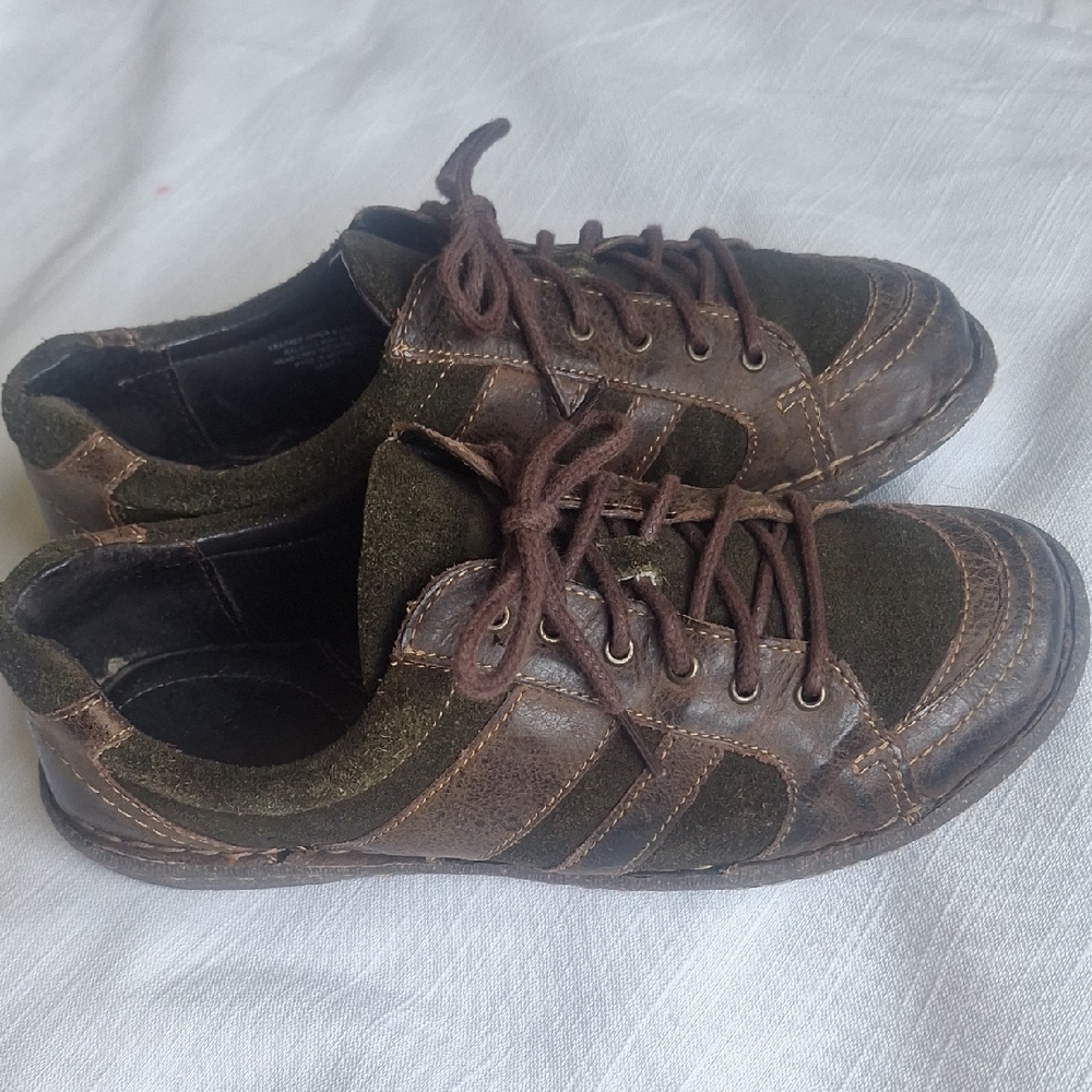 Born Brown Leather & Suede Sneakers size 9 very good condition